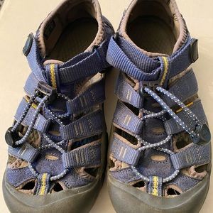 Keen H2, blue , size 4Y.